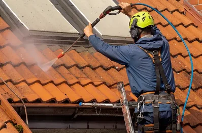 Démoussage et hydrofuge de toiture au Crouais